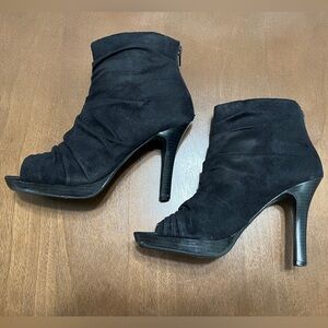 FIONI Black Suede Peep-Toe Ruching Ankle Booties, Size 9